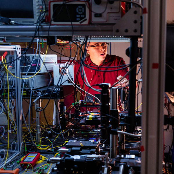 Researchers unlock scalable control of quantum light signals