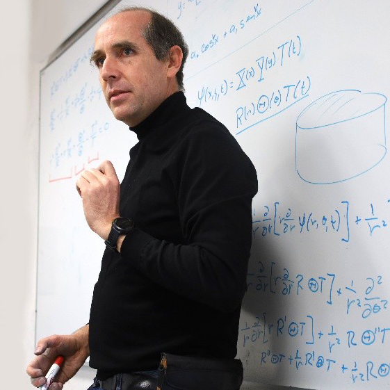 Enrique Castro-Camus