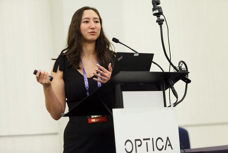 Student speaker presenting at Optica meeting